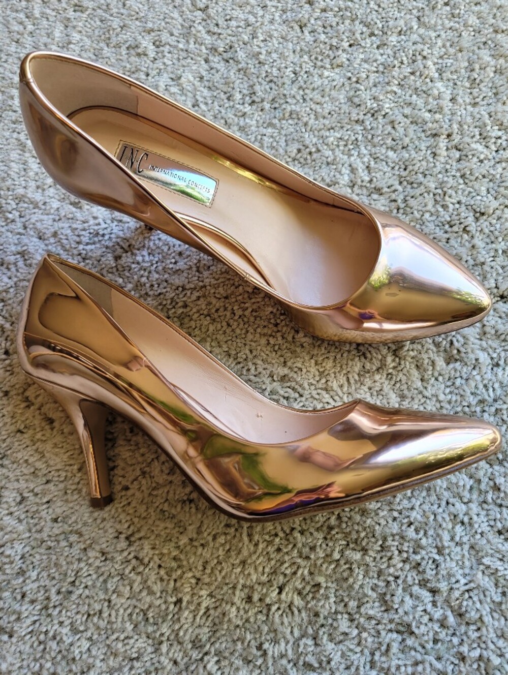 Rose Gold Stunning Metallic Pointed-Toe Pumps Awesome Condition 7 1/2